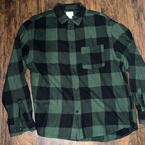 H&M Flannel Button Down

Worn Once

Size Large
